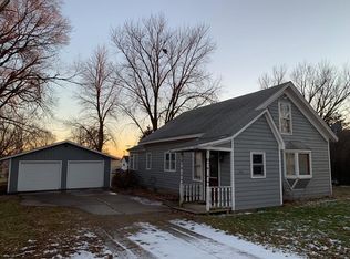 604 4th St SW, State Center, IA 50247