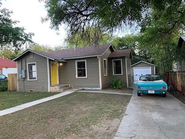 2 bed, 704 sqft, $1,195 — Photo 2