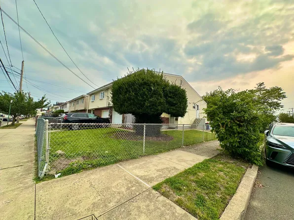 567 Beach 65th Street image 4 of 6