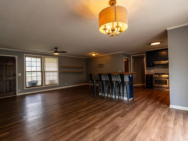 150 Delvin Dr #A — Photo 4