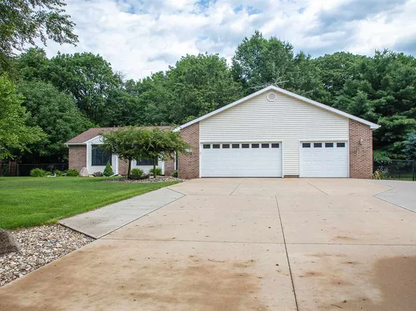 9737 Sylvan Dr, Janesville, IA 50647