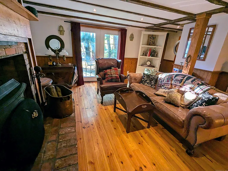 49 Hollow Tree Ridge Rd — Photo 14