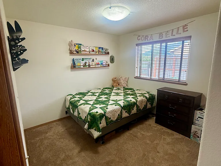 1372 N Angus Loop — Photo 14