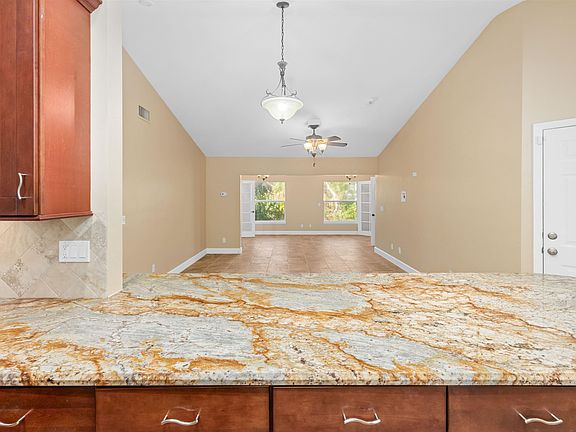 4th image of 1813 Long Point Ln