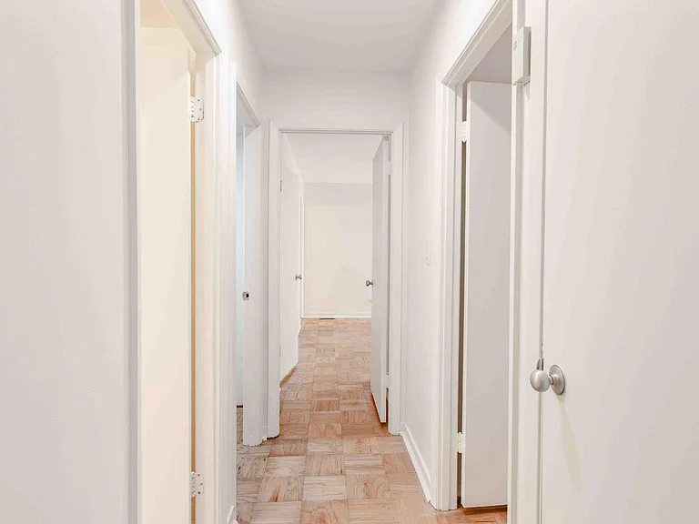 29 Stonehenge Cir #2 — Photo 14