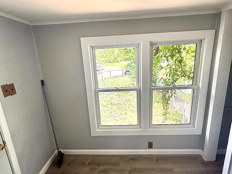 262 Crown Point Rd #B — Photo 9