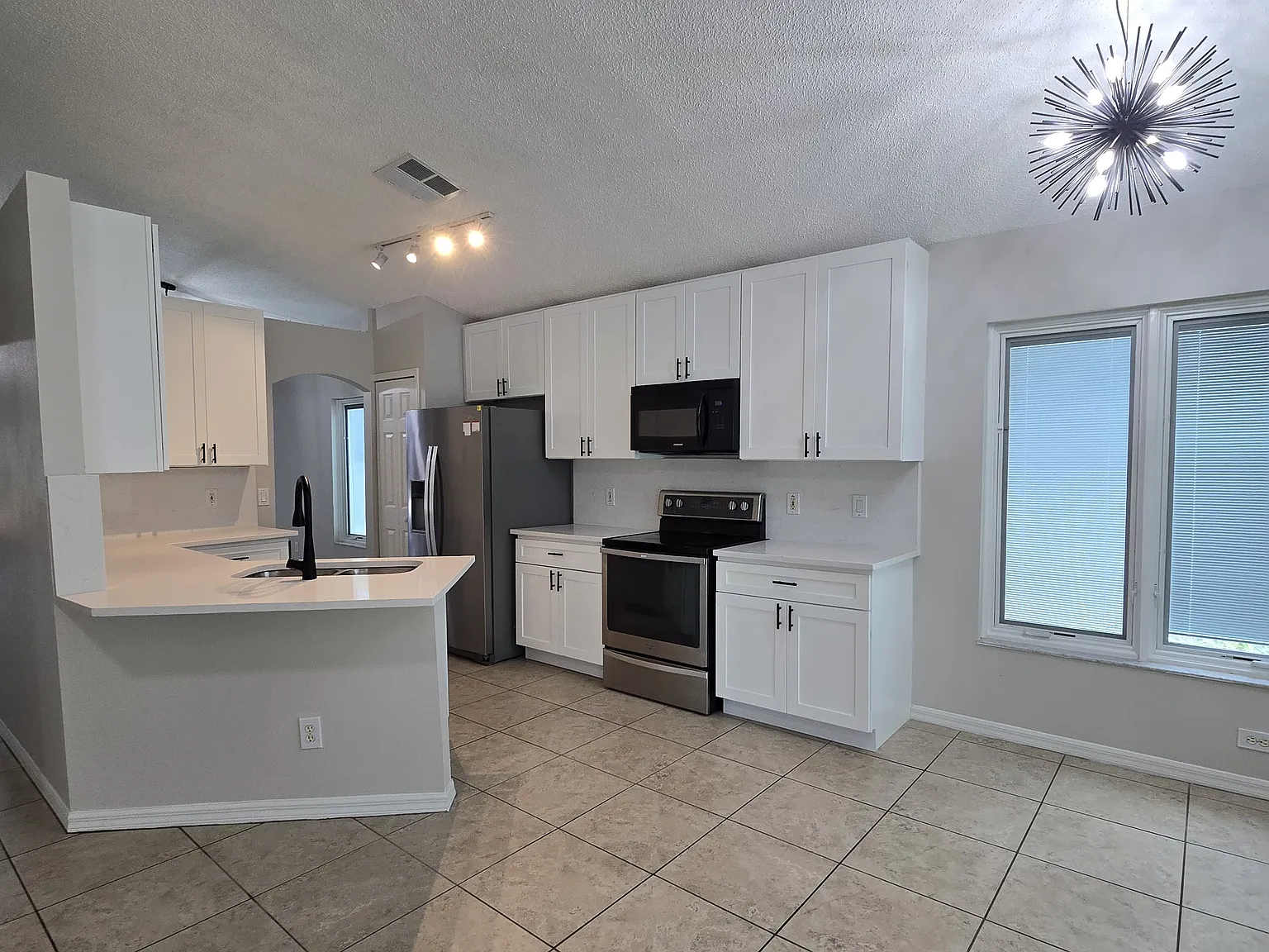 14528 Kristenright Ln — Photo 2