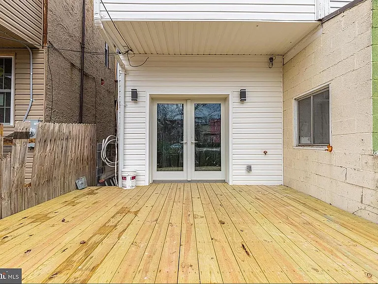 1630 N Bond St — Photo 30
