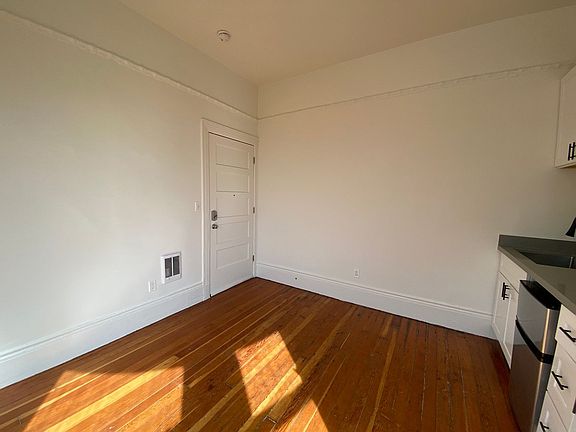 4th image of 1878 Market St #302