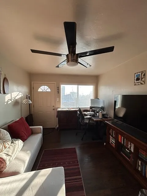 1 bed, 550 sqft, $2,300 — Photo 3