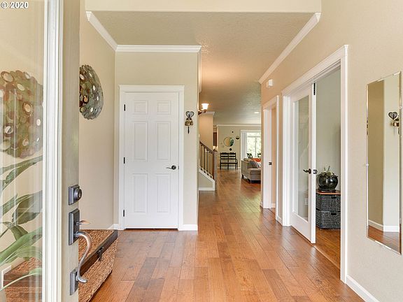 4th image of 3608 SE Conrad Ct