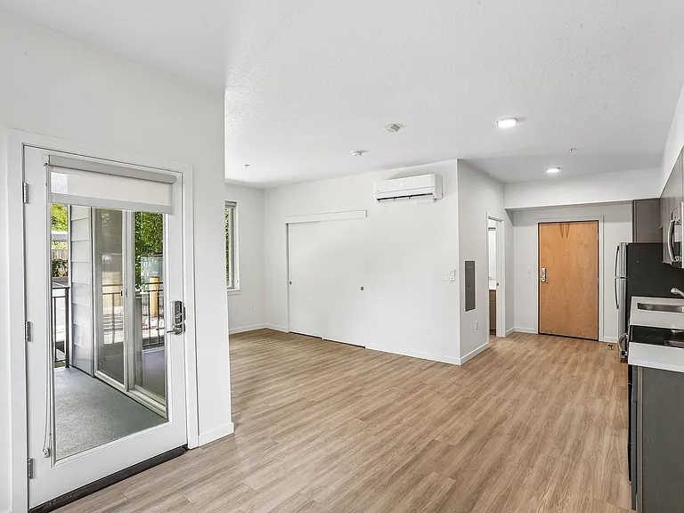 The 72nd Apartments — Photo 51