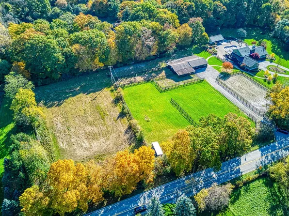 3475 Collins Rd, Oakland Township, MI 48363