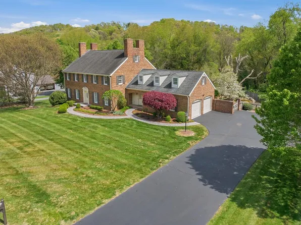 244 Roscommon Dr, Bristol, TN 37620