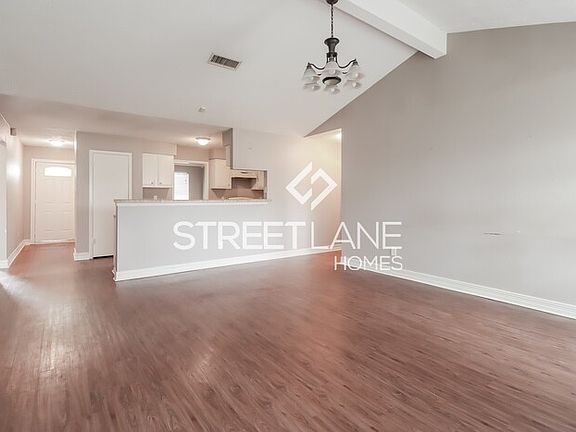 2nd image of 6214 Creekside Ln