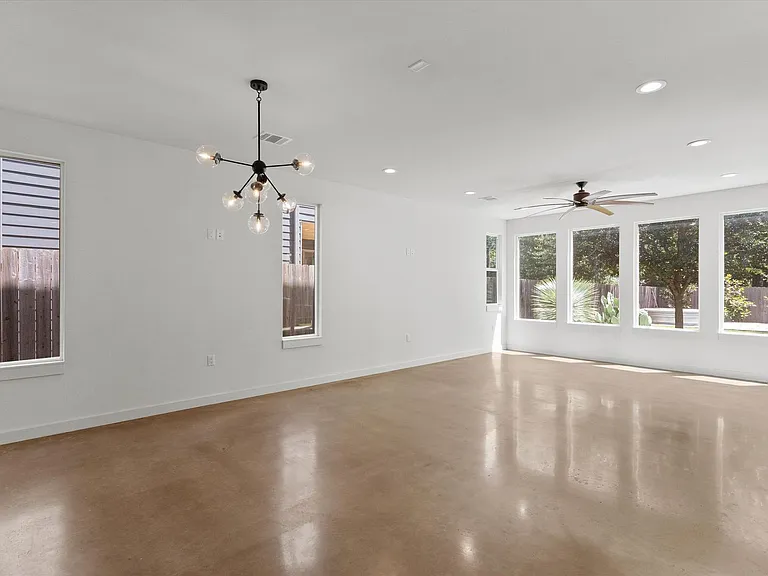 2509 S 4th St — Photo 8