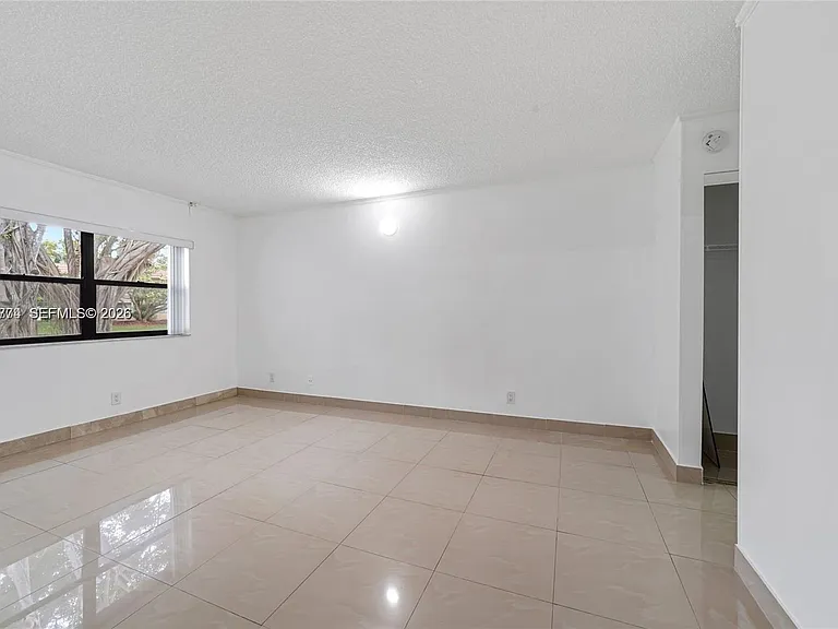200 Lakeview Dr #101 — Photo 30