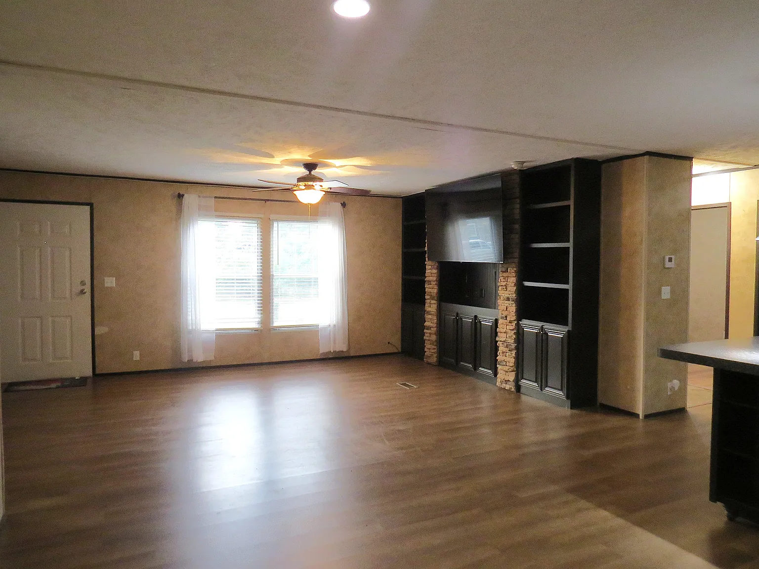 3 bed, 1248 sqft, $1,900 — Photo 4