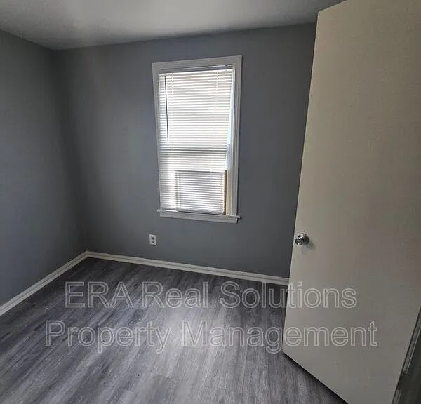 2065 W Mound St — Photo 22