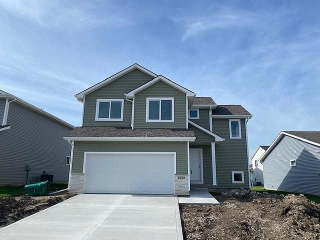1st image of 4027 NE 6th St
