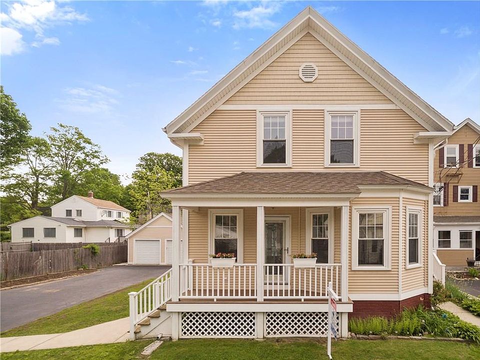 1st image of 11 Ferncliff Ave