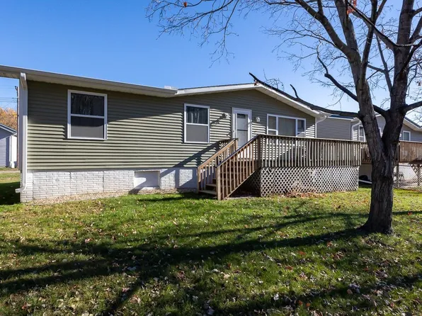 926 N 5th Ln, Guttenberg, IA 52052