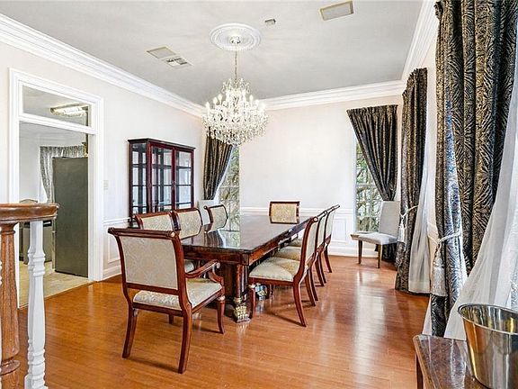 5th image of 4232 Fontainebleau Dr