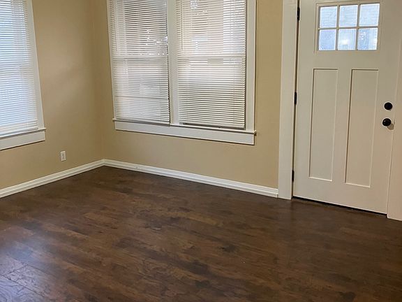 2nd image of 213 E Cypress St #213