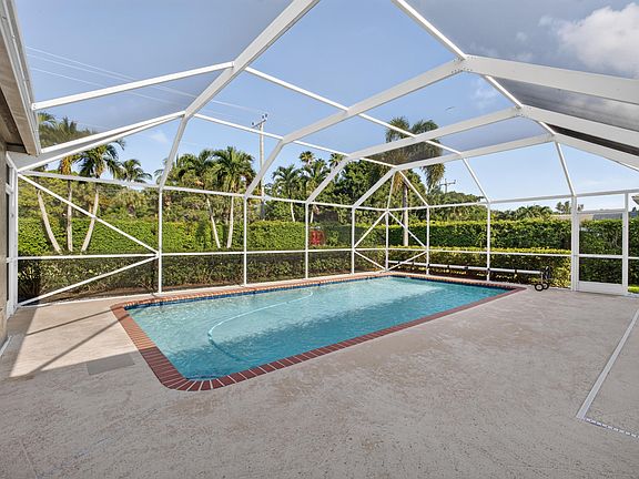 5th image of 1011 WOODFIELD Circle