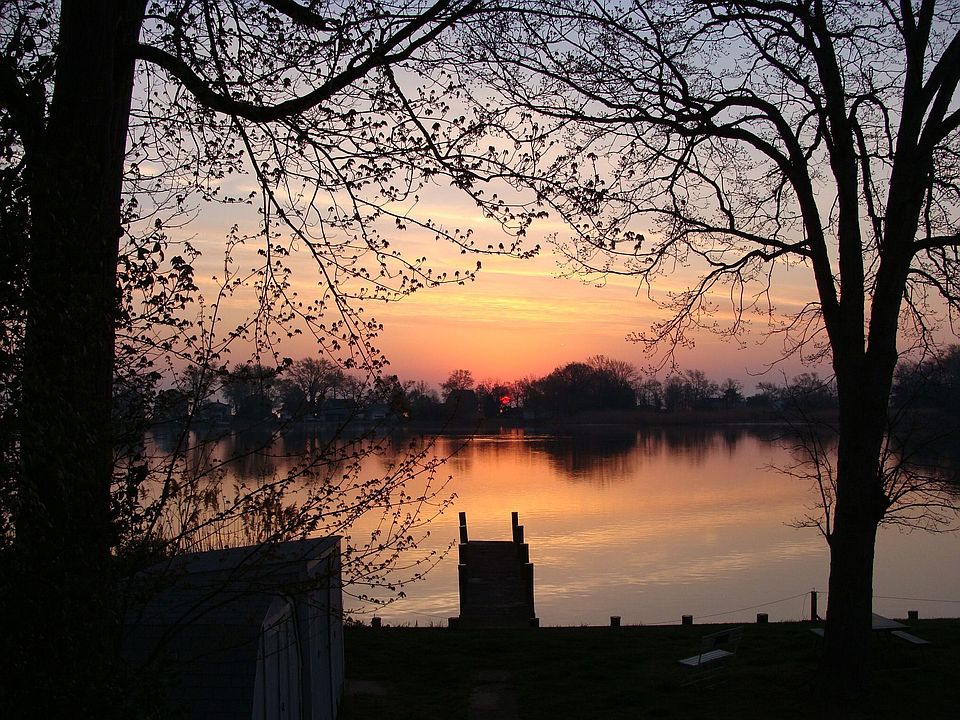 2nd image of 7649 Lake Dr