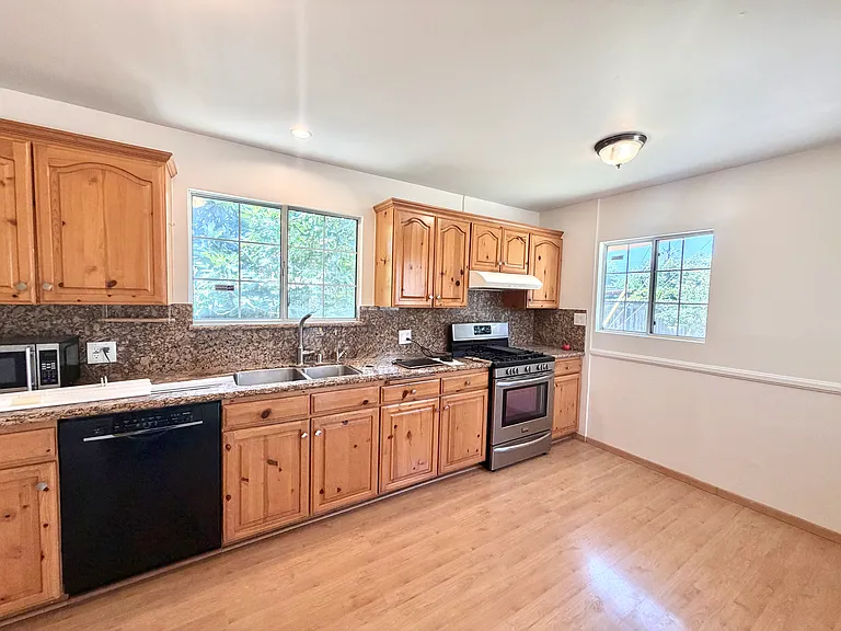 11309 Gaynor Ave — Photo 7