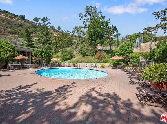 4th image of 6744 Hillpark Dr APT 308