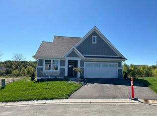 9194 Mills Dr, Chanhassen, MN 55317
