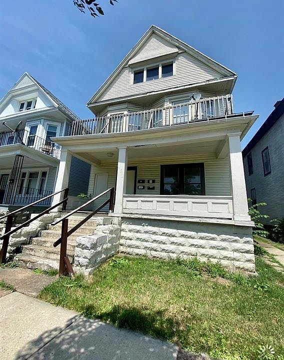1st image of 432 E Utica St