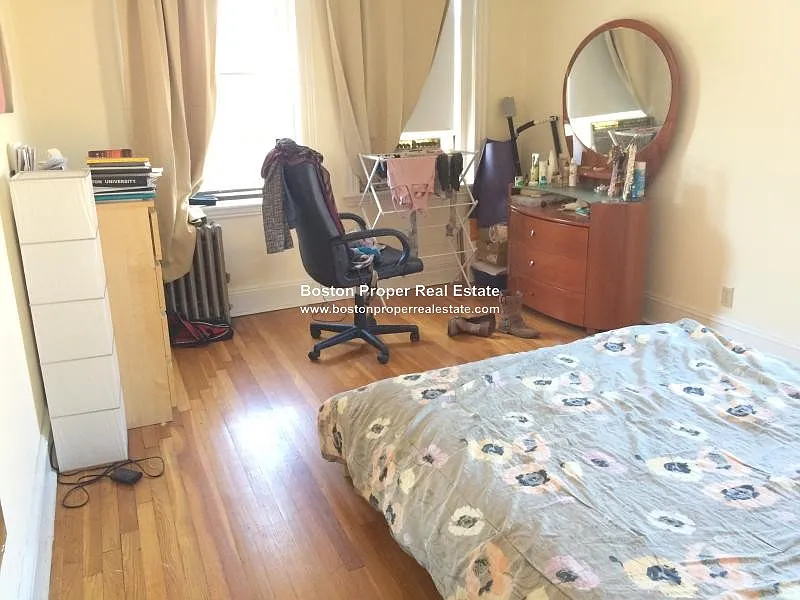 7 Lothian Rd #23