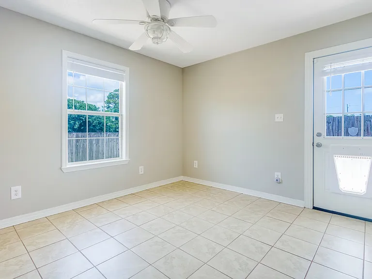 2104 Frontera St — Photo 27