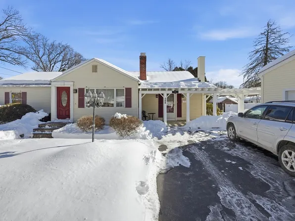 144 River Rd, Agawam, MA 01001