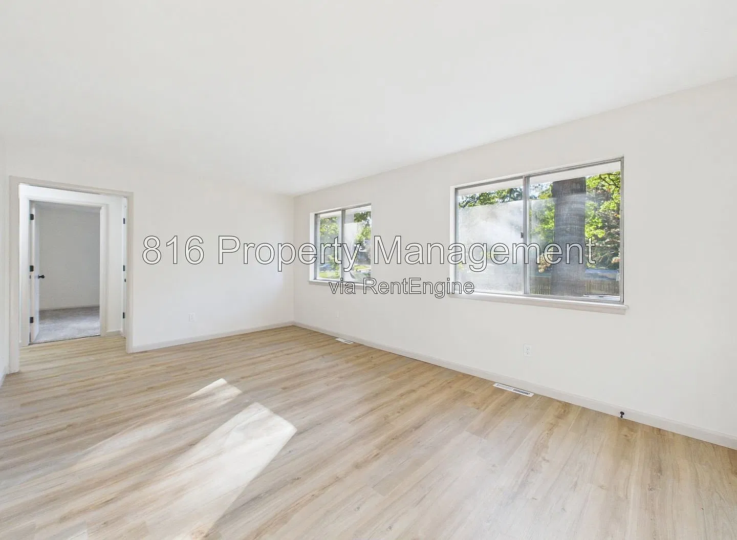 2 bed, 1.0 bath, 811 sqft, $1,700 — Photo 2
