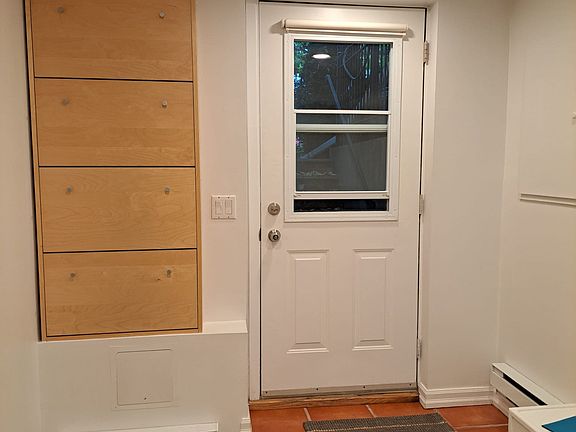 3rd image of 392 Montrose Ave #Basement