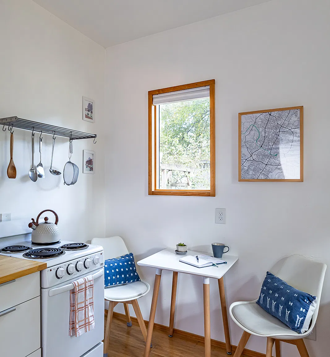 Studio, 200 sqft, $1,700 — Photo 3
