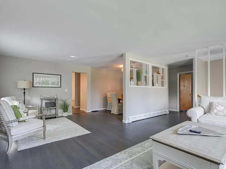 132 Ruggles Ave — Photo 5
