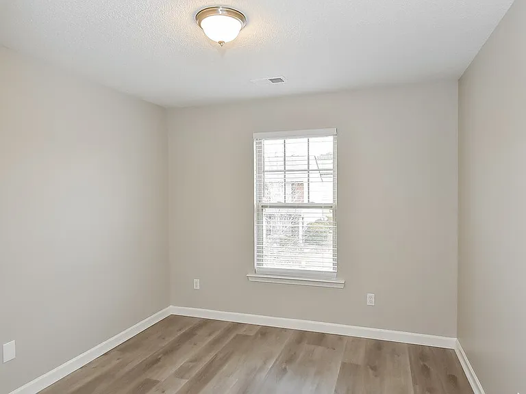 214 Ben Ln — Photo 15