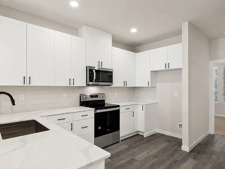 16124 Cascadian Way #B4 — Photo 4