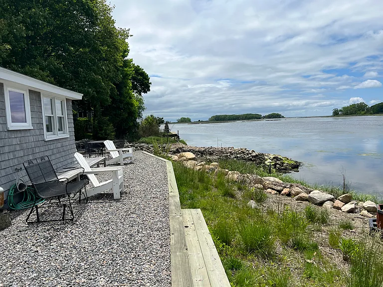 61 Old Black Point Rd — Photo 11