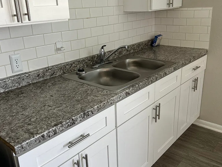 Soaring Eagle Apartments — Photo 7