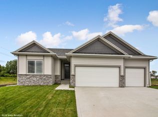 3446 NW 168th St, Clive, IA 50325