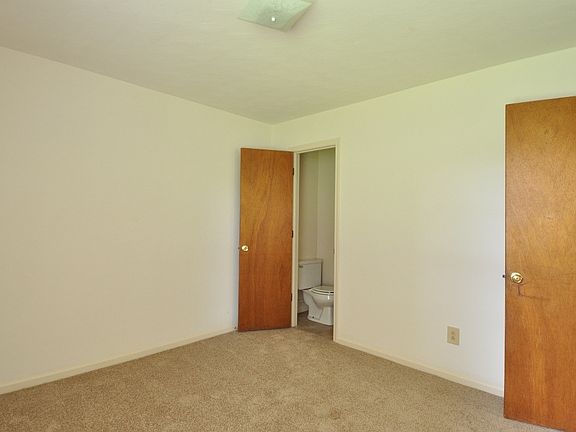 2nd image of 4644 Hardy Dr APT B