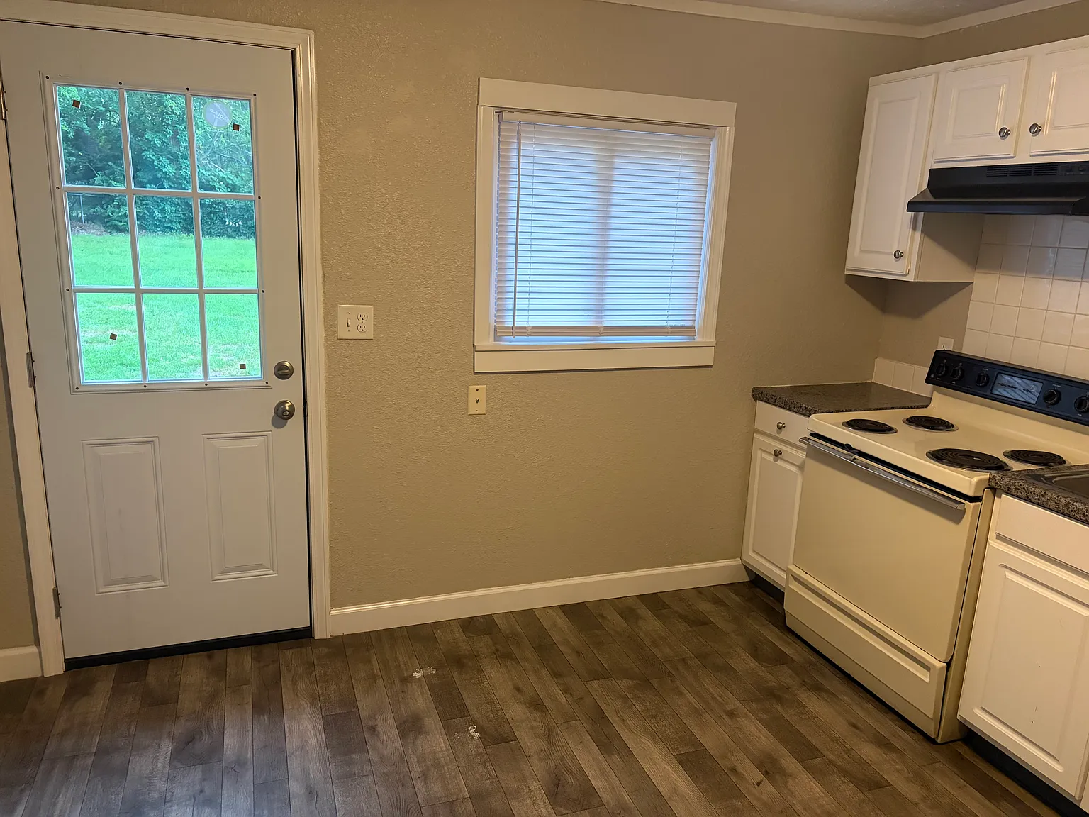 2 bed, $1,250 — Photo 2