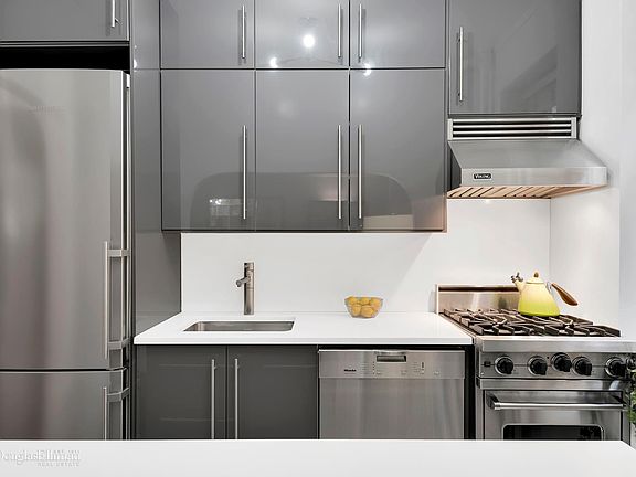 2nd image of 147 W 20th St #2K