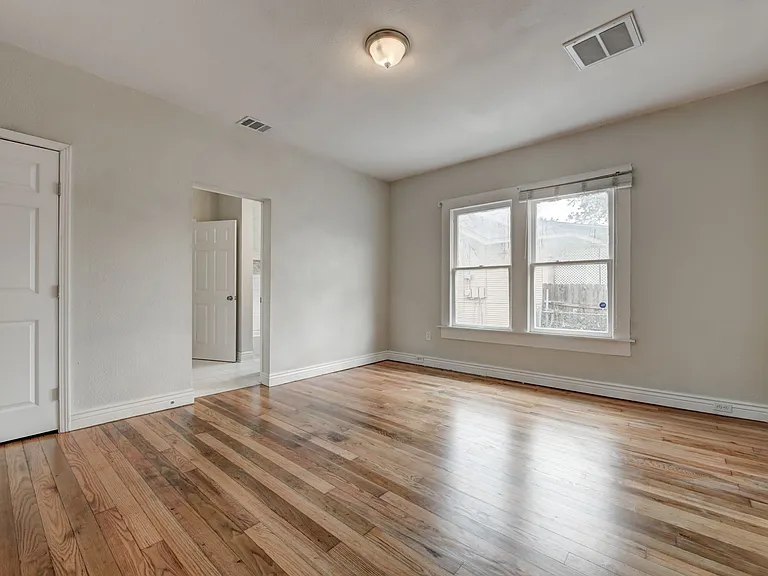1932 W Huisache Ave — Photo 24